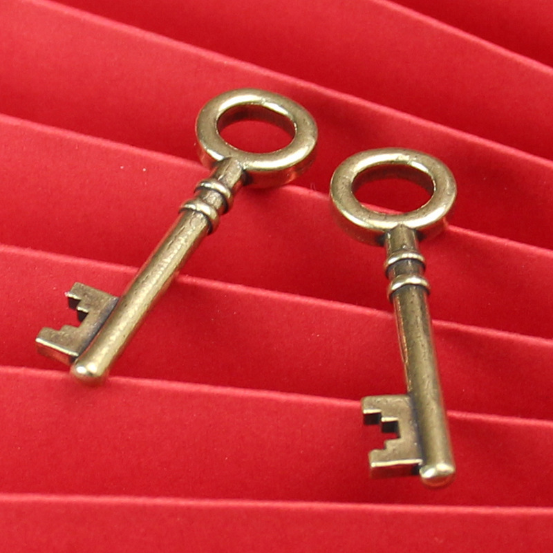 Brass Key Pendant Creative Antique-Style Door Key Metal Crafts Pure Copper Couple Small Accessories Copperware Gifts Brass Key Pendant Creative Antique-Style Door Key Metal Crafts Pure Copper Couple Small Accessories Copperware Gifts