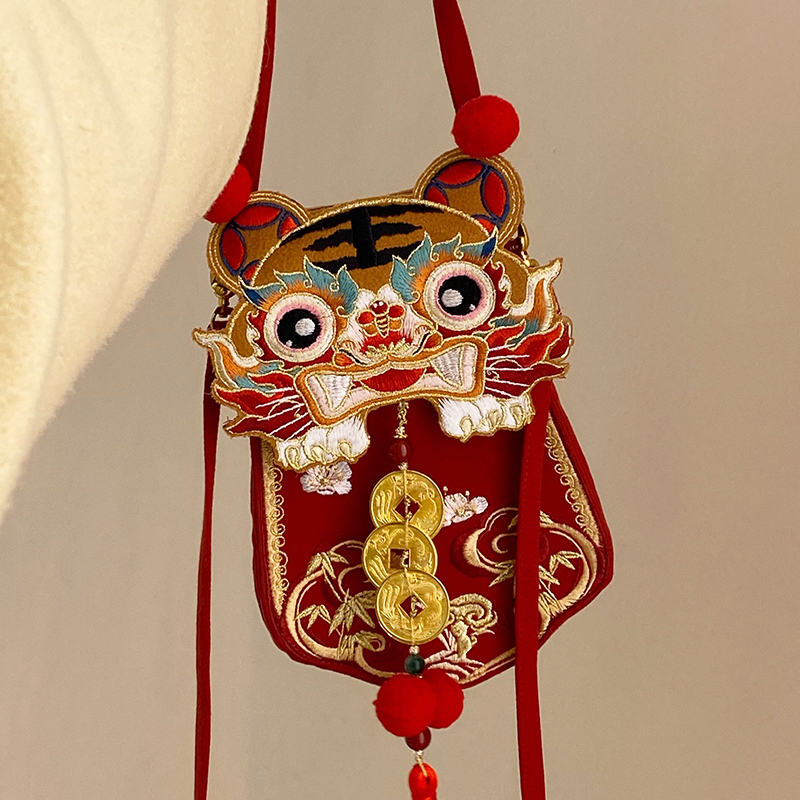 Tongwuan Hanfu Original Design Authentic Red Tiger Bag, Like a Tiger with a Hundred Million, Large Capacity Phone Bag, Hanfu Small Bag