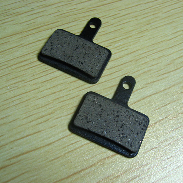 Climbing car brake leather oil pressure disc brake block disc brake valve leather composite semi-metal plus copper powder abrasion resistant and unhurt pan