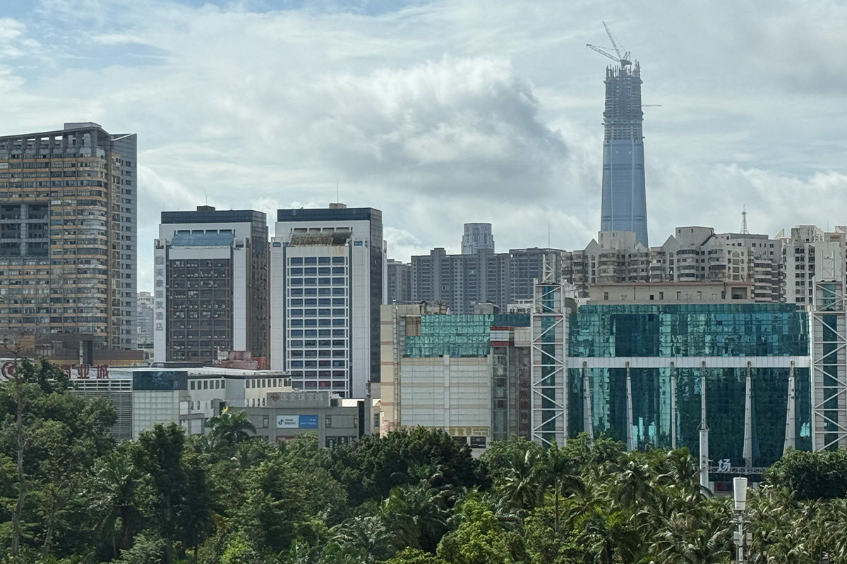 换个地方发呆，清远到徐闻港过海口一日游记。