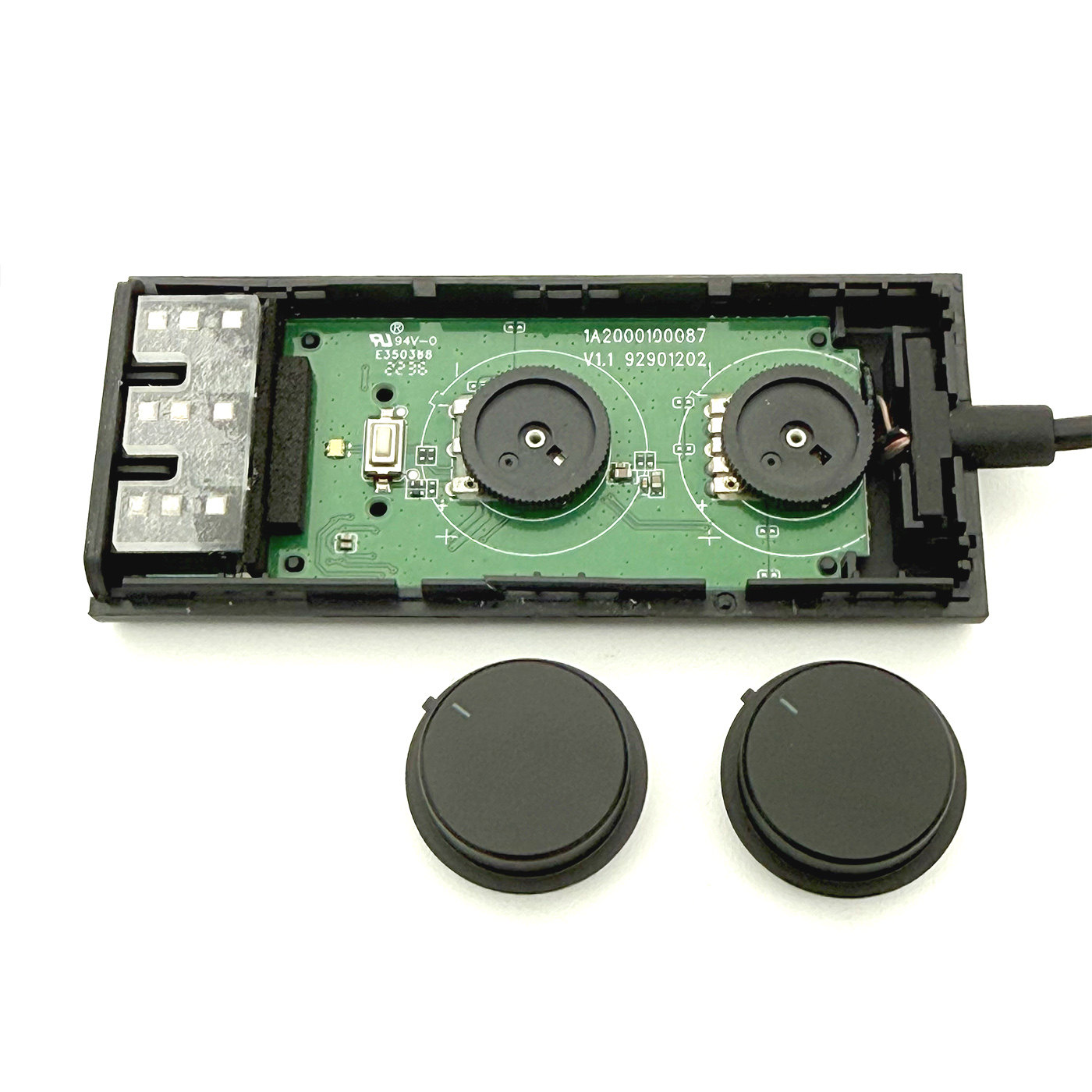拆解报告：枫笛SR-EA5 USB 降噪声卡（Denoise Sound Card）支持电脑/手机  16bit/48kHz DAC 数字解码 Excellent Sound Experience Compatible with Compter iphone 16 17 pro