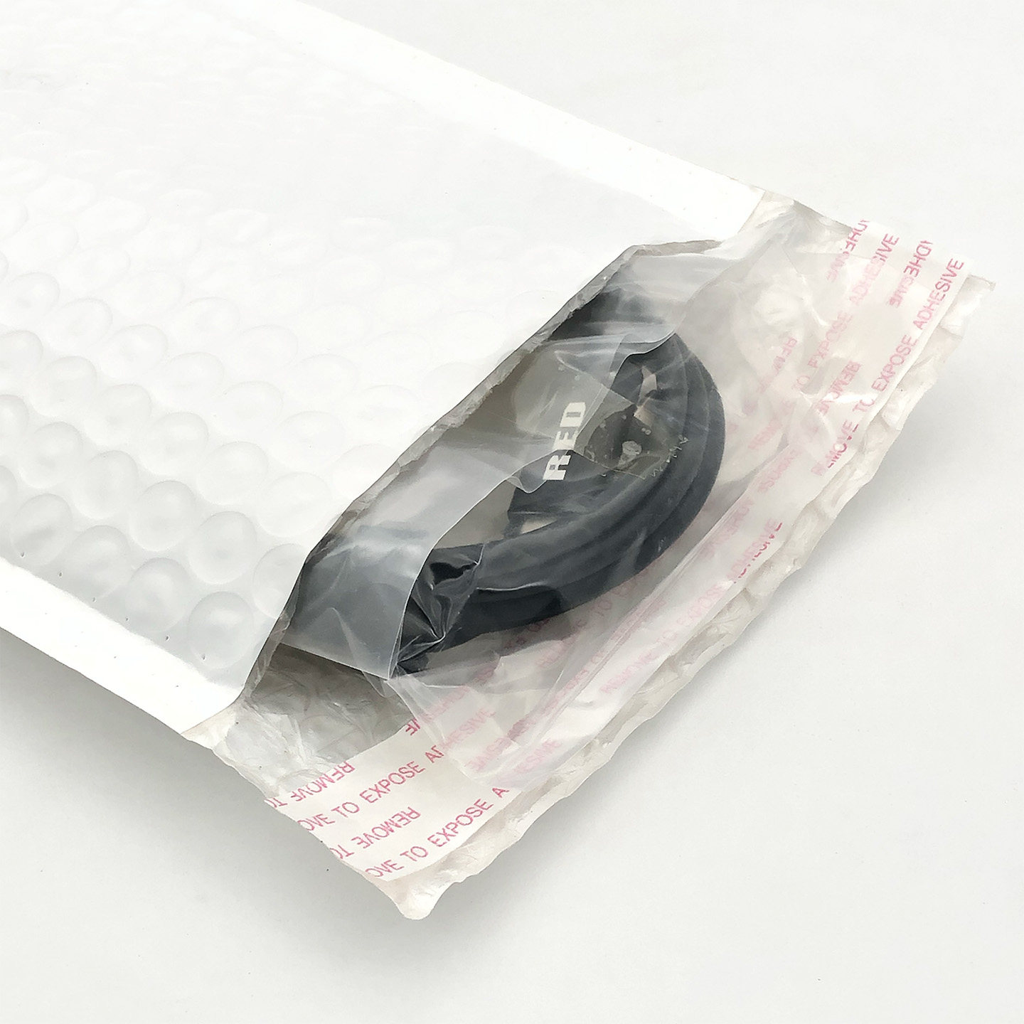 RED原厂双Type-C全功能数据线 PD 100W快充20Gbps高速 USB 3.2 Gen2 支持8K 60Hz/4K 144Hz E-marker 同轴线CC线USB C TO USB C CABLE-3Cgeek,只卖正品 收售工厂呆滞库存尾单 RED原厂双Type-C全功能数据线 PD 100W快充20Gbps高速 USB 3.2 Gen2 支持8K 60Hz/4K 144Hz E-marker 同轴线CC线USB C TO USB C CABLE