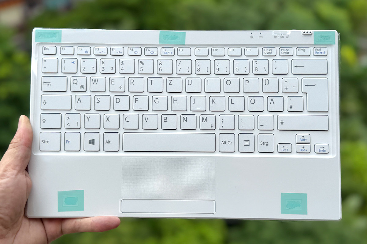 索尼 Sony VAIO Tap 11 (SVT11) 平板电脑无线键盘 VGP-WKB16/WKB16A 原装全新多国布局，附带 win7/win8/win10/win11 驱动安装与配对避坑指南