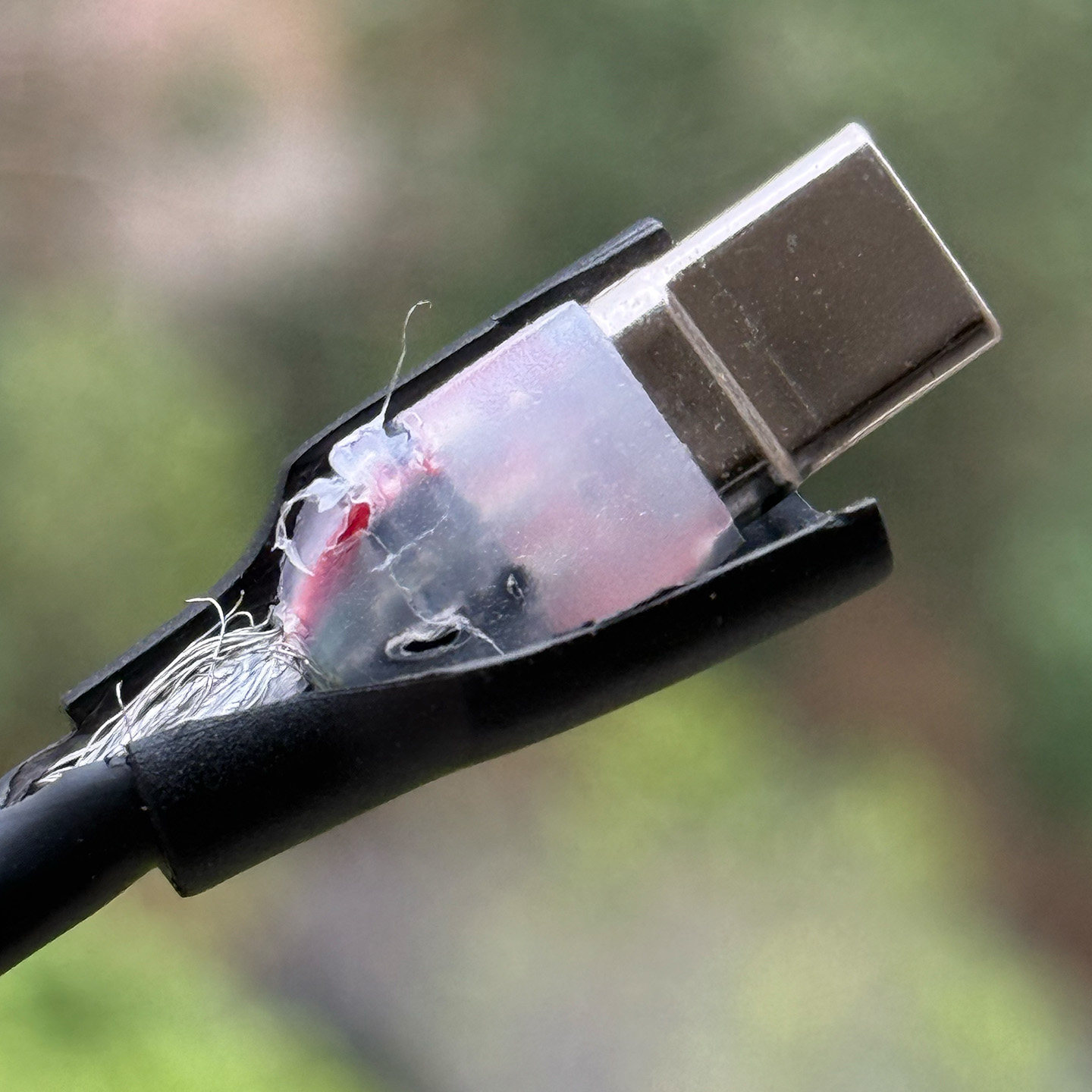 UGREEN绿联 USB-C 转 Micro-B 3.0 数据线拆解,兼容 iPhone 15 Pro Max、希捷、西部数据、东芝等品牌外置硬盘、便携式 SSD/HDD、相机等,1 米-3Cgeek,只卖正品 收售工厂呆滞库存尾单 UGREEN绿联 USB-C 转 Micro-B 3.0 数据线拆解,兼容 iPhone 15 Pro Max、希捷、西部数据、东芝等品牌外置硬盘、便携式 SSD/HDD、相机等,1 米