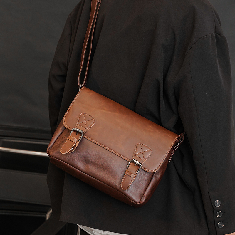 Retro Flip-Top Leather Messenger Shoulder Bag, New Versatile Small Bag, Youth Bag, Casual Street Style iPad Cross-Body Bag Retro Flip-Top Leather Messenger Shoulder Bag, New Versatile Small Bag, Youth Bag, Casual Street Style iPad Cross-Body Bag