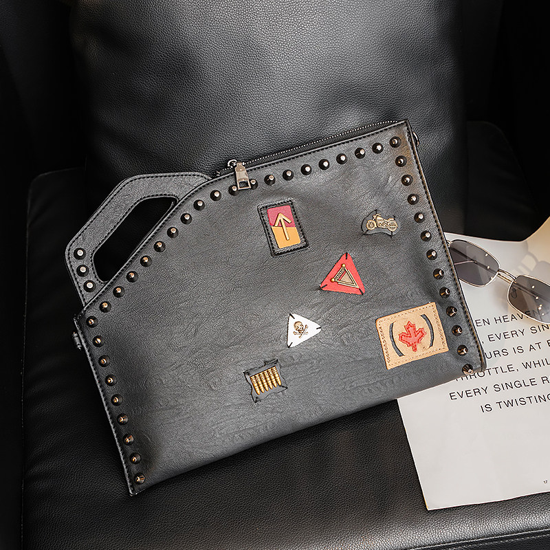 Trendy personality studded clutch bag Street fashion leather clutch bag New men's and women's shoulder bag document bag