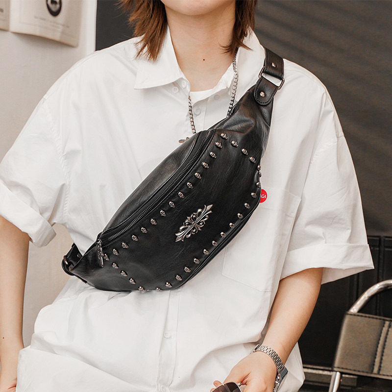 Personality Tide Rivet Damp Man Small Chest Bag Han Edition Street New Single Shoulder Bag Cortical Couple Satchel Crosspack