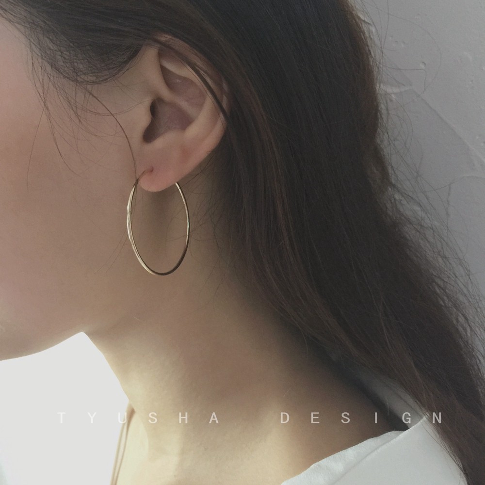 TYUSHA Jane imported from the United States 14K gold-packed gold minimalist exaggerated circle earrings earrings a pair of hands