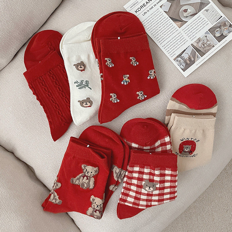 Nut mommy red bear socks female ins tide New Year's life year cute Japanese outside wearing cotton socks