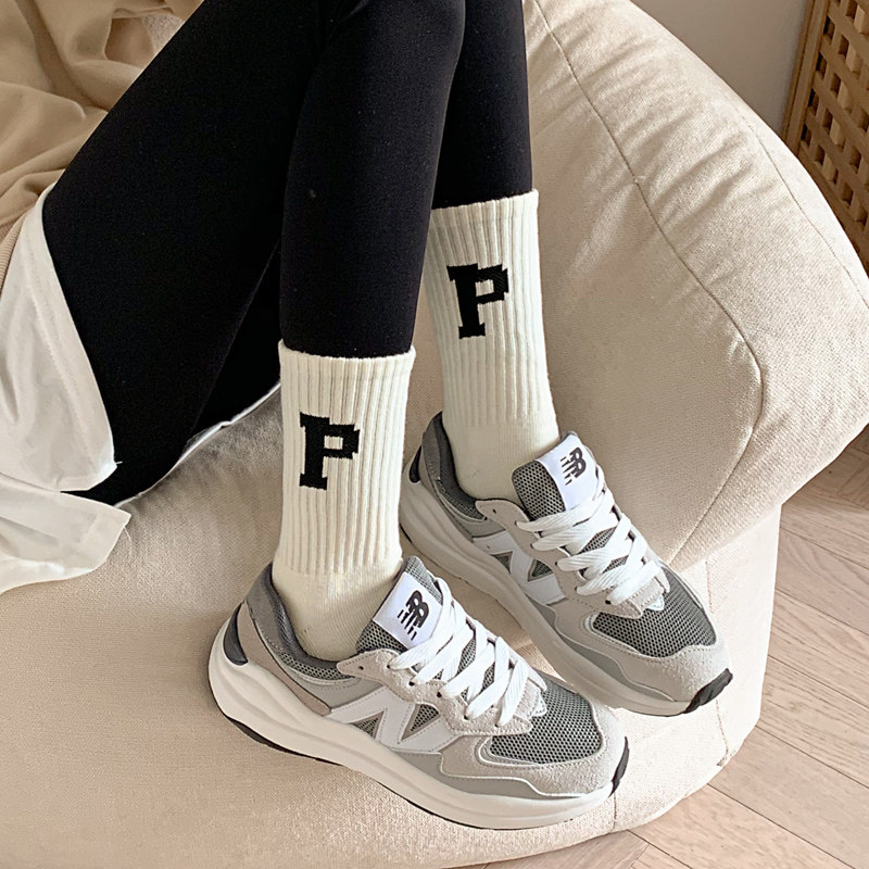 Nuts Mummy paired with shark pants Sox Children's autumn Winter ins Chains Thickened Hair Circles Sportswore Midcylinder Socks