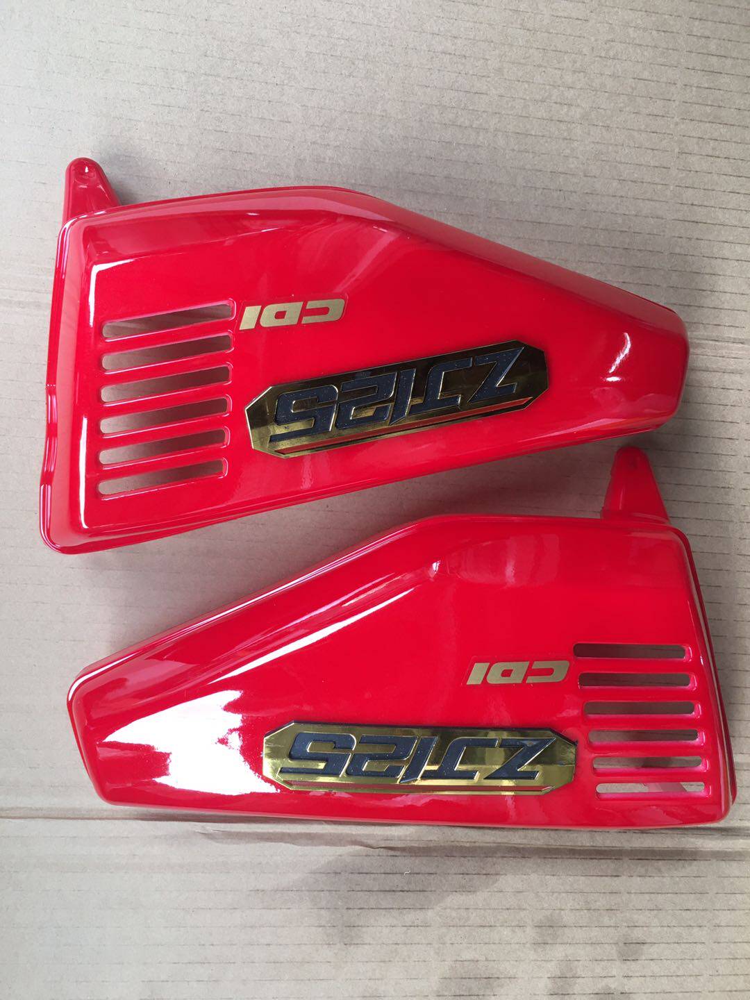 Motorcycle accessories Pearl River 125 Yao cover ZJ125 side cover CG125 model battery back cover Left and right cover