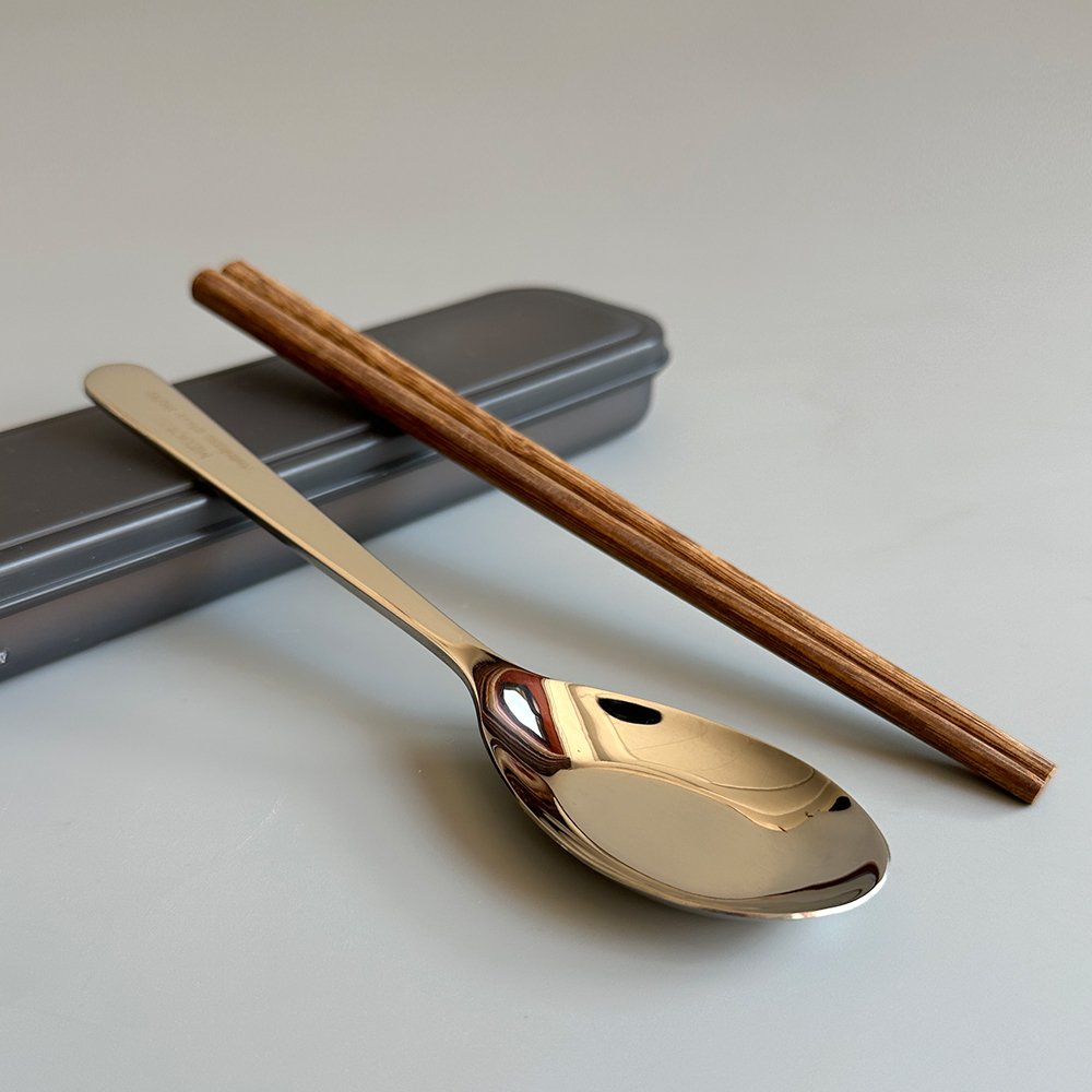 304不锈钢餐具套装：轻便出行，美味随行，学生党必备神器！