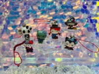 Internet celebrity Japanese limited release authentic Hello Kitty Haunted House mobile phone accessories bag hanging hot style rare cool Halloween