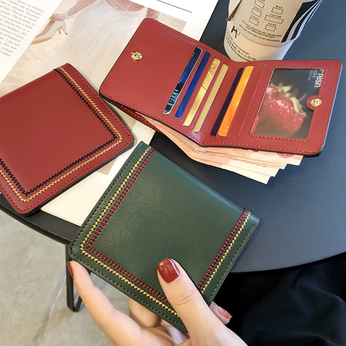 Бумажник, небольшая дизайнерская ультратонкая маленькая короткая брендовая сумка через плечо, из натуральной кожи, коллекция 2023, изысканный стиль