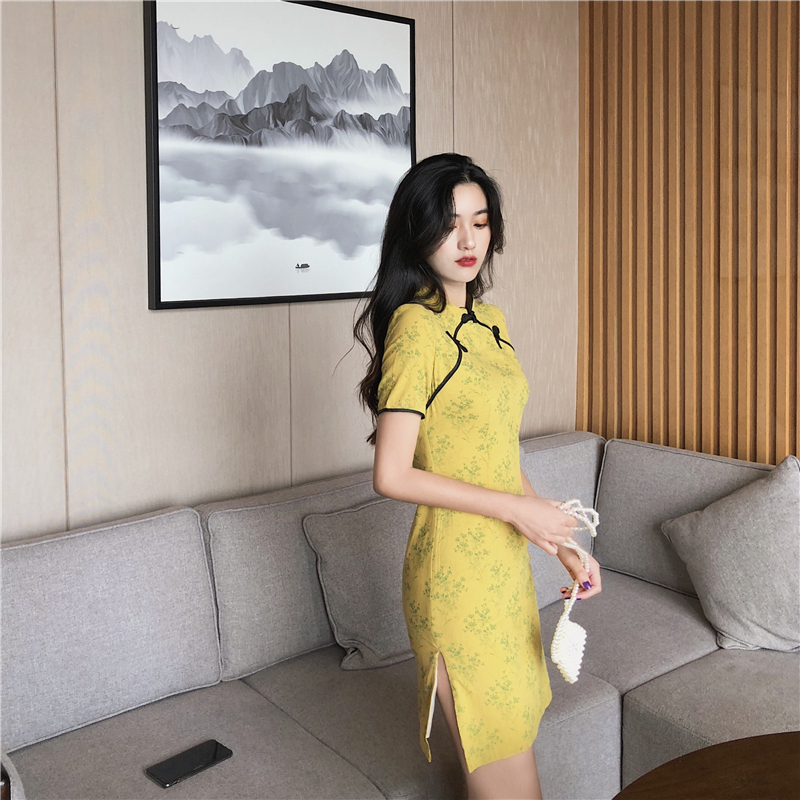 VK旗艦店 韓古風復古旗袍風印花素黃色盤扣短袖洋裝