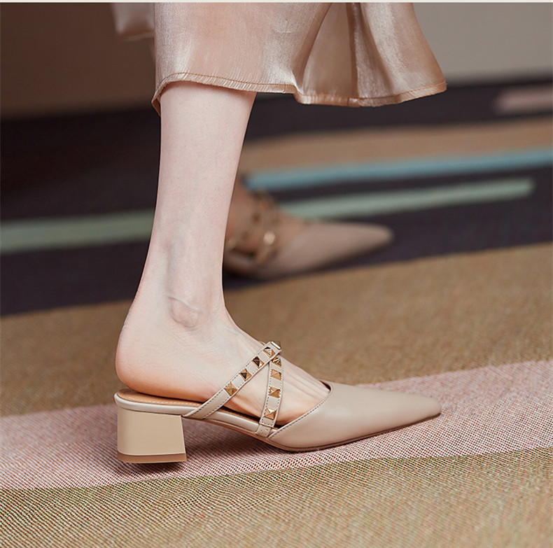 ann it upper foot giant meme ~ 2022 Baotou Half slippers female coarse heel pointed rivet with sandals 4cm