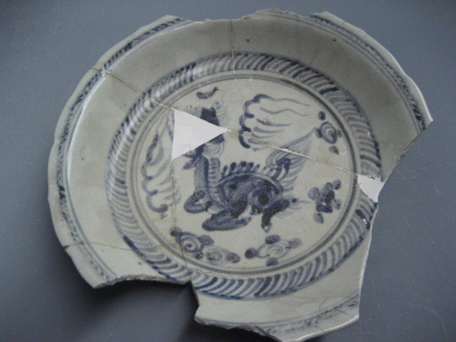 Ming Jingtai blue and white unicorn pattern disc