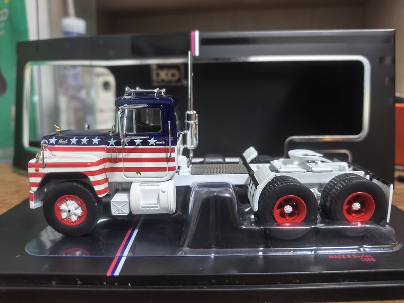 Ta43008 Ixo 1:43 1966 Mack R American Heavy Truck Head with American Flag Livery Ta43008 Ixo 1:43 1966 Mack R American Heavy Truck Head with American Flag Livery