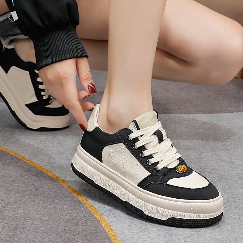 Soft cowhide heightening black and white skate shoes women's thick-soled lace-up casual shoes women's velvet high-top shoes women's winter 2022 new style