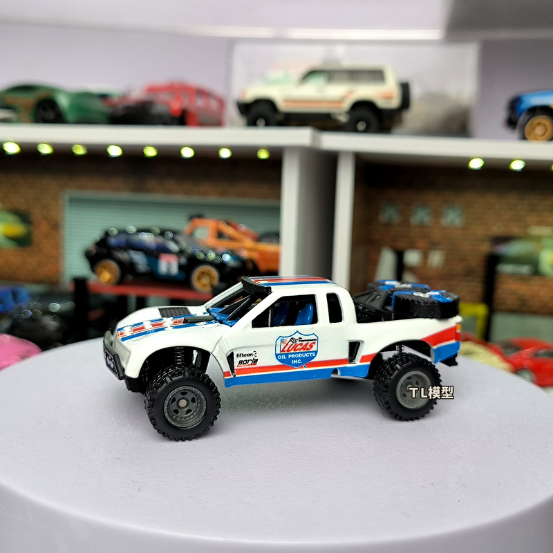 1:64 Hot Wheels Baja1000 Baja Trophy Truck Modified Car Model Shock Absorber Modified Off-Road Vehicle Rubber Tires
