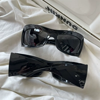 Лимонный желтый автомобиль дашан черный