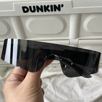 Коричневый б черный