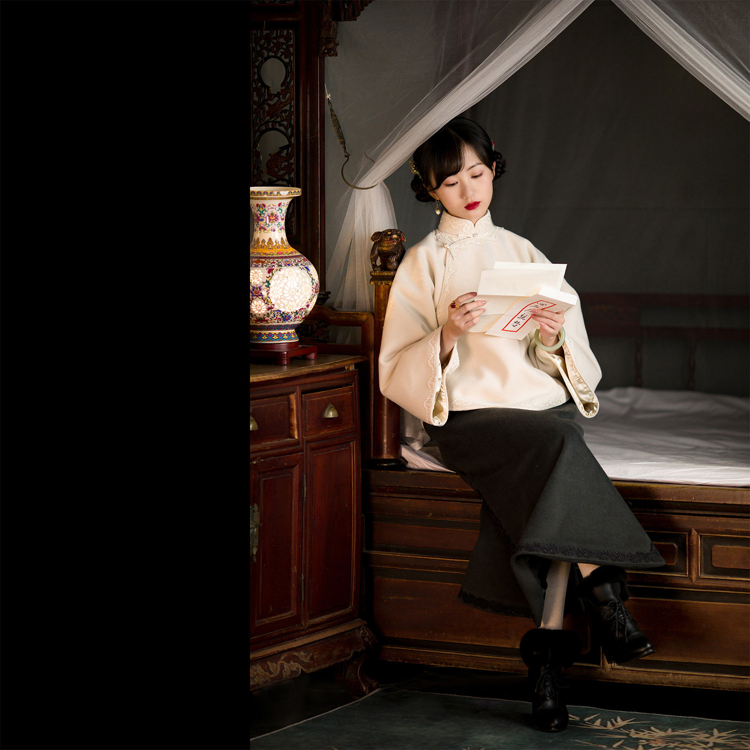 Smoking-Retro-lace lace-lace-wooled skirt-shaped skirt-thin original winter thickening white A-word skirt