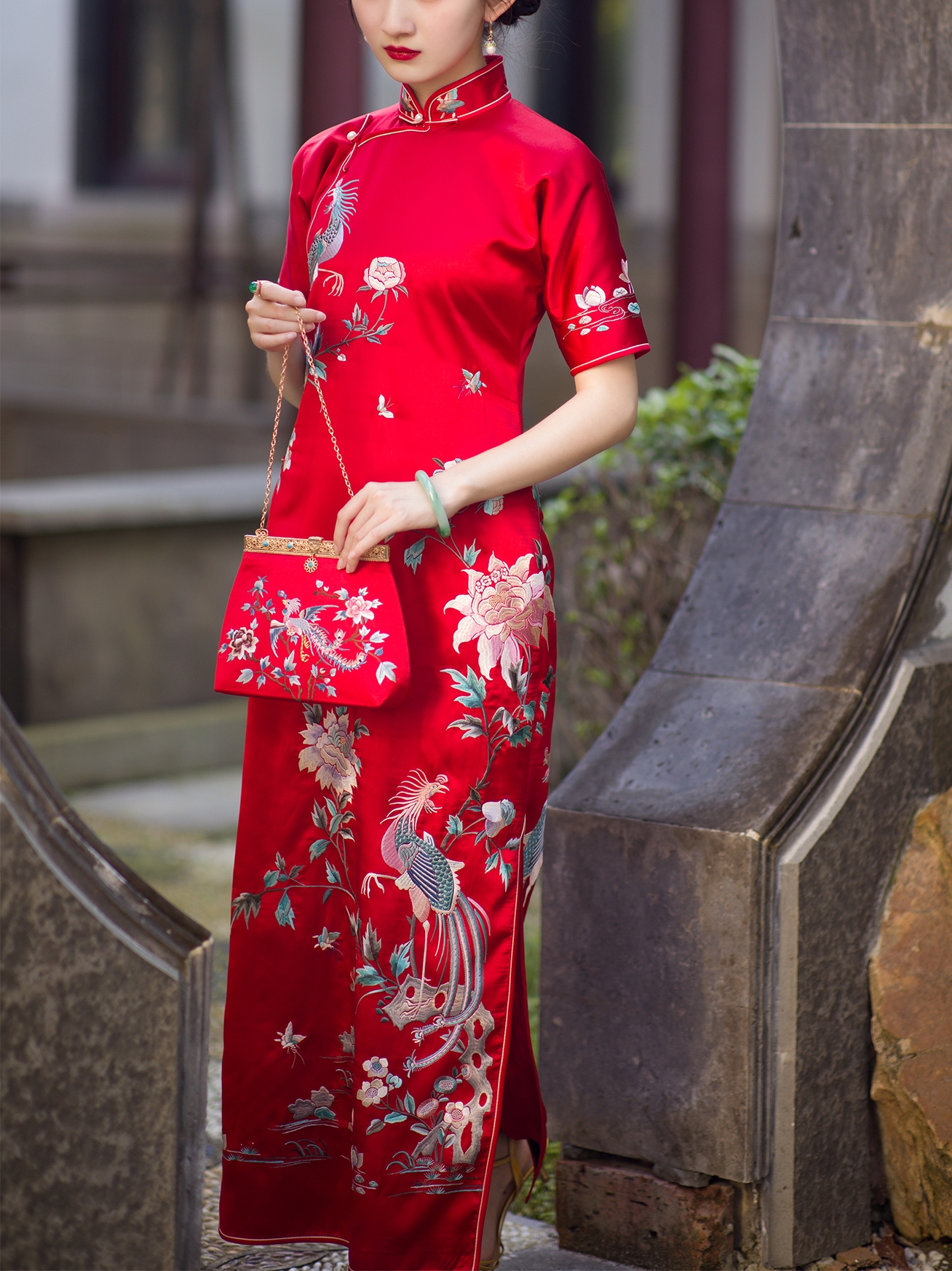 Retro red cheongsam, wedding dress, Chinese style Retro red cheongsam, wedding dress, Chinese style
