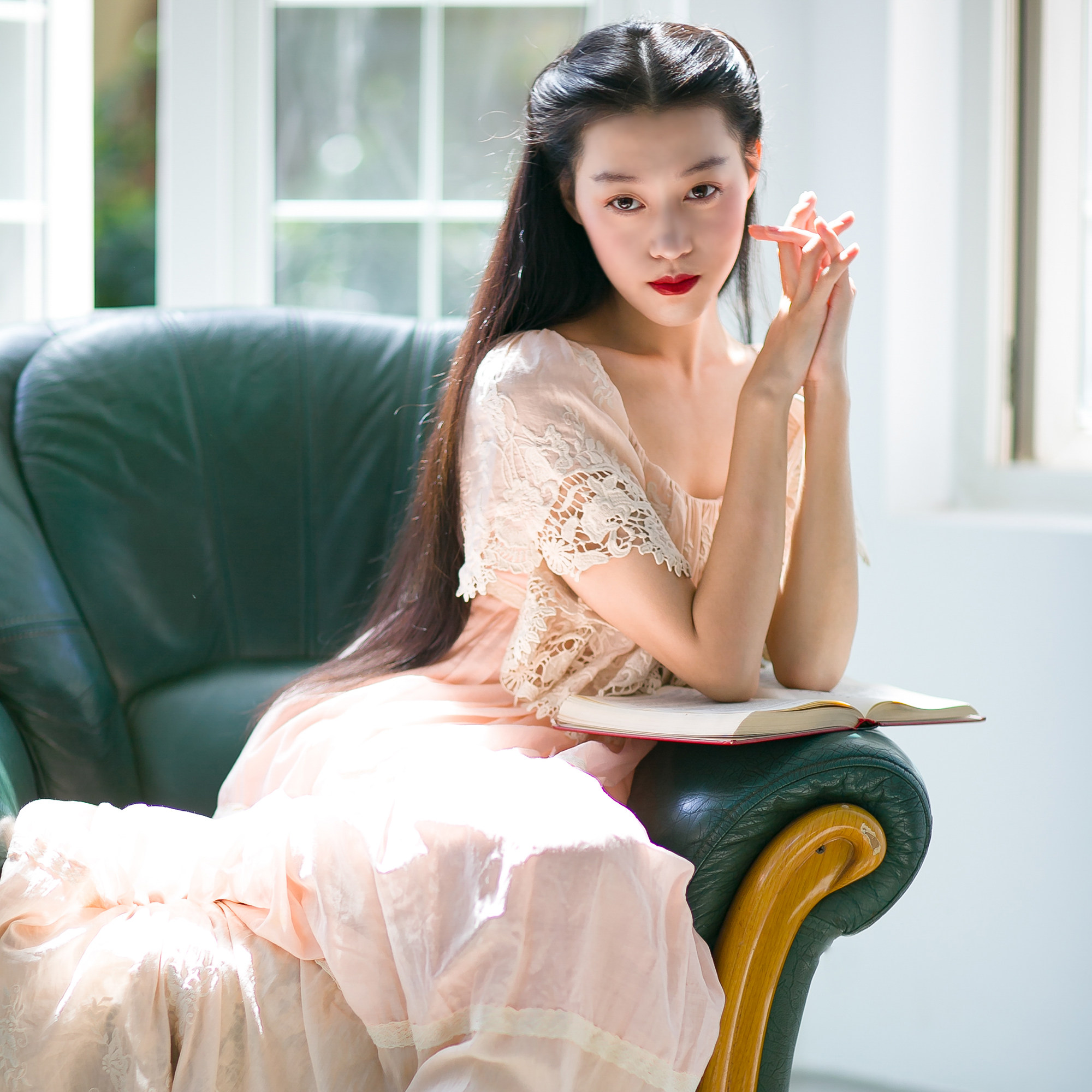 Apricot Micro Rain-Clear Special Offer、Retro Art and Art Fenga Wind-silk Cotton Heavy Embroidery Lace Dress