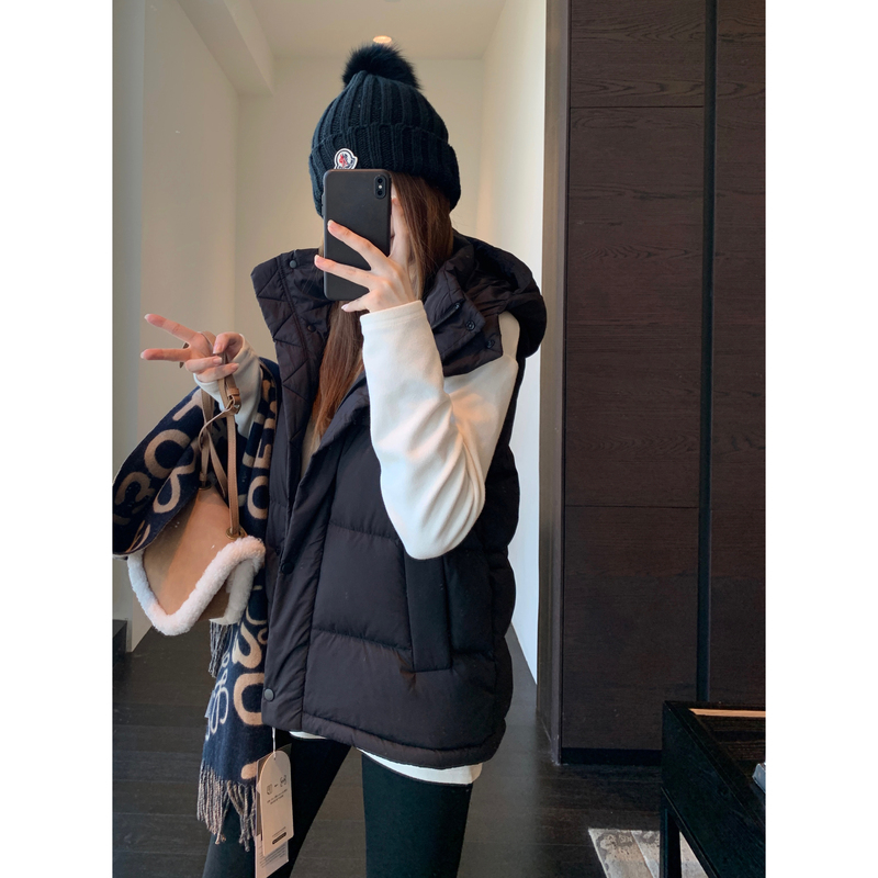 Amr Uu ◆ 2000+Lu Brand Five-Compartment 90 White Duck down Vest with Hood, Short down Jacket for Women, New for Autumn and Winter. Amr Uu ◆ 2000+Lu Brand Five-Compartment 90 White Duck down Vest with Hood, Short down Jacket for Women, New for Autumn and Winter.
