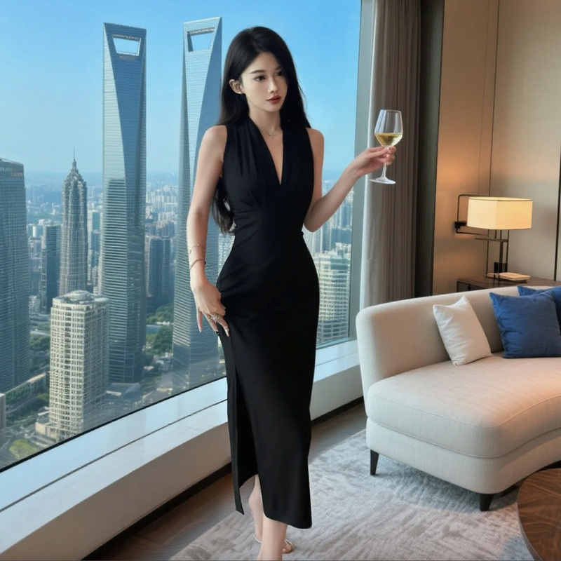 Deep V-Neck Sexy Dress, Hepburn Style, Sleeveless, Elegant, Waist-Cinching, Slimming, Slit, Goddess-Style Dress, Mid-Length Skirt