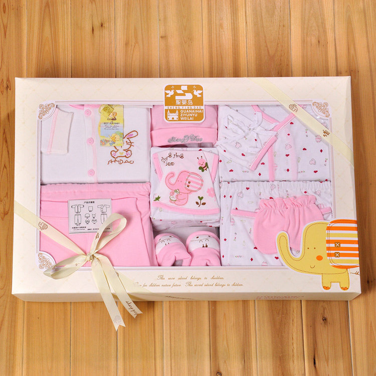 Coffret cadeau pour bébé - Vêtements + Fournitures - Ref 1952017 Image 4