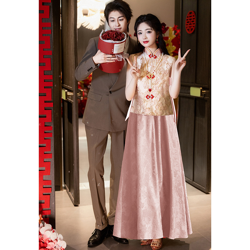 New Chinese-Style Pink Maternity Qipao Set for Toasting, Bride's Engagement Dress, Plus-Size High-Waisted Dress to Cover the Belly New Chinese-Style Pink Maternity Qipao Set for Toasting, Bride's Engagement Dress, Plus-Size High-Waisted Dress to Cover the Belly