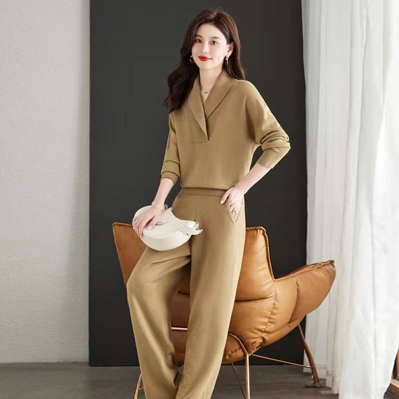 Maxmurny Light Luxury Fashion Wide-Leg Pants Suit Spring and Autumn Knitted Sportswear Stylish Loose Sweater Two-Piece Set Maxmurny Light Luxury Fashion Wide-Leg Pants Suit Spring and Autumn Knitted Sportswear Stylish Loose Sweater Two-Piece Set