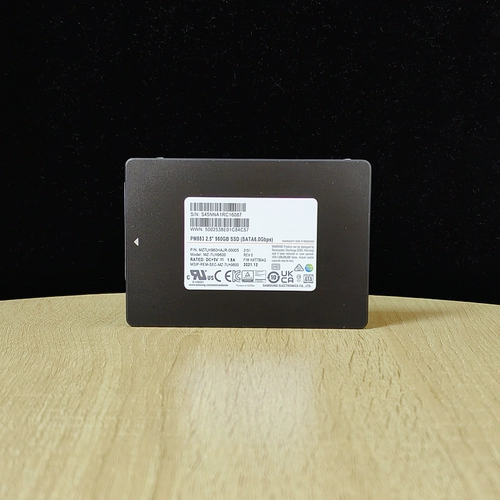 Совершенно новый аутентичный Samsung PM883 Interface Enterprise Class Class SSD Solid-Drive 960G 1.92T 3.84T