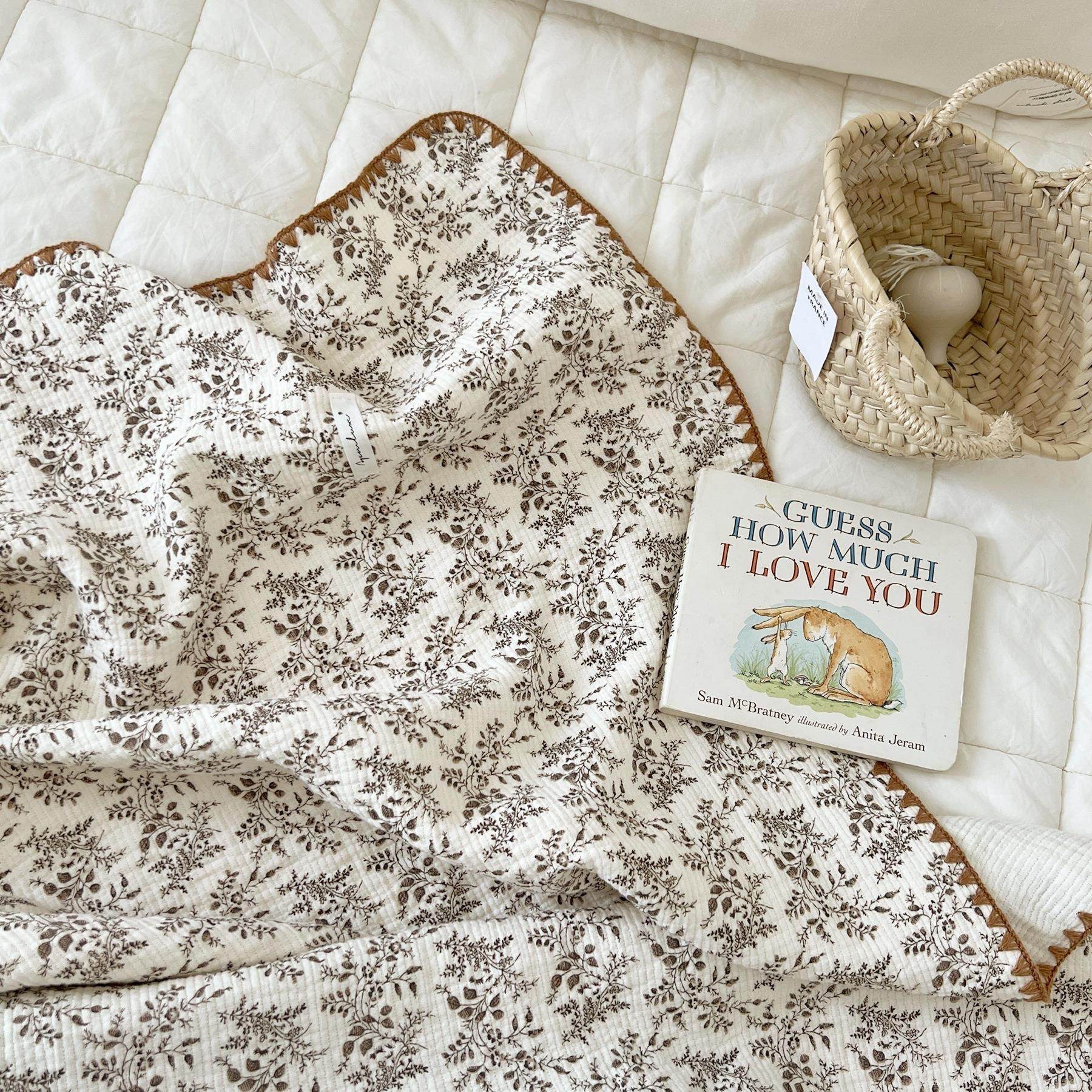 ins south Korean creamy gauze blanket three layers yarn cover blanket small red book infant small crumpled carb blanket lunch break blanket-Taobao