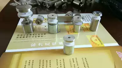 Side-mounted stair handrail guardrail curtain wall accessories 304 stainless steel countersunk head advertising nail base glass clip 12mm