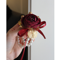 (Golden leaf round bud flower)Chinese festive wine red bride bridesmaid Sister Group wrist flower matching corsage