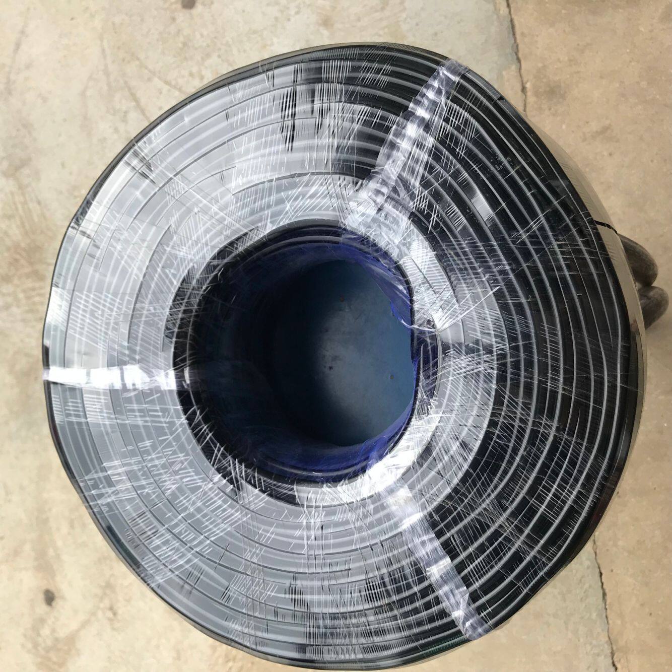 4 7 Catalyst greenhouse greenhouse tube upside down microspray pipe open - air drip tube anti - aging new materials agricultural drip irrigation tube