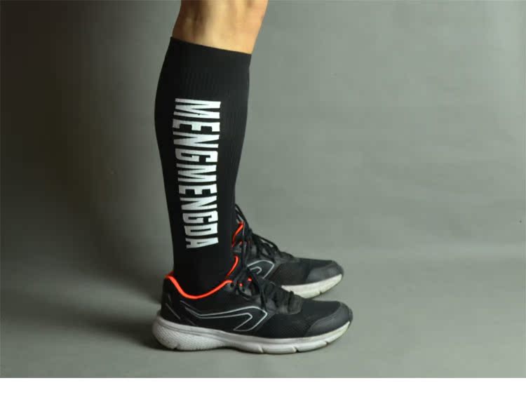 Mùa hè 2019 phần mỏng màu đen thuần marathon chức năng nén nhanh khô chức năng vớ vớ chạy vớ dài ống thể thao - Vớ thể thao vớ trắng