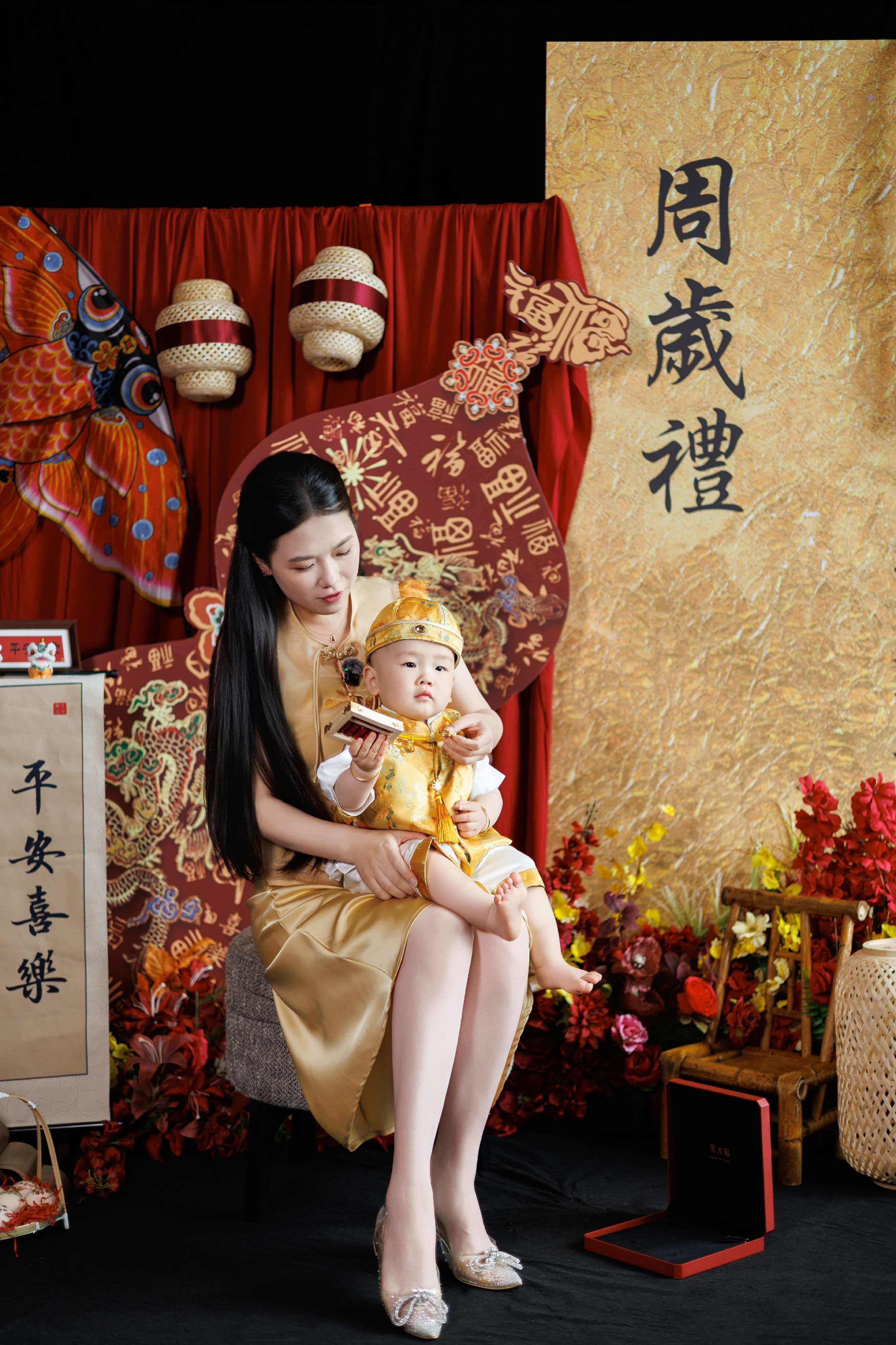 禧悦亲子礼服铺