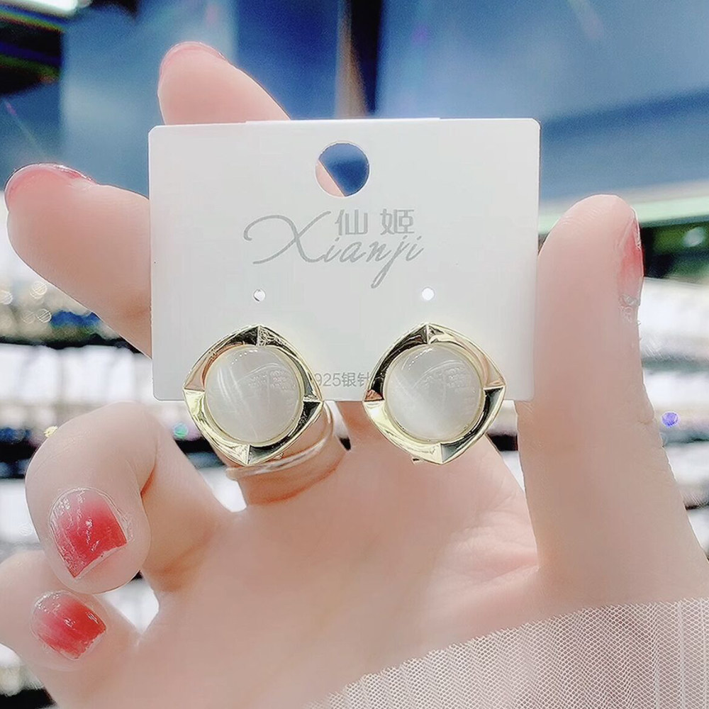 2022 new trendy women's small and exquisite square cat eye earrings fashion simple temperament high-end all-match earrings