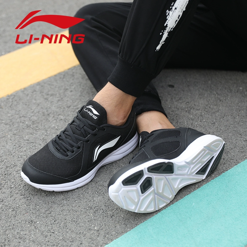 Giày nam Li Ning giày chạy bộ mùa xuân 2020 lưới mới thoáng khí màu đen thanh niên thể dục thể thao giản dị - Giày chạy bộ