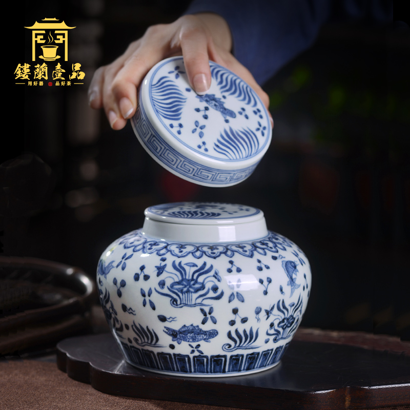 Jingdezhen ceramic blue and white ruffled flowers all hand - made maintain caddy fixings storage tanks with cover seal pot home furnishing articles