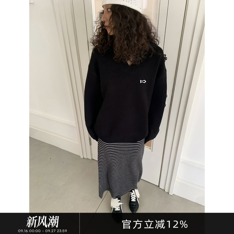 Gogo Burn Black V Neck Pullover Knitted Sweater for Women 2026 Autum New Style Lazy and High-End Loose Top