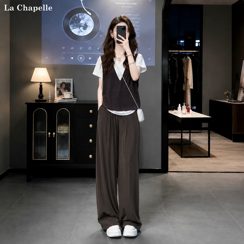 La Chapelle Casual Sports Suit for Women, Summer 2026 New Style, Relaxed Fit, Coffee Color, Faux Two-Piece Short-Sleeve Wide-Leg Pants La Chapelle Casual Sports Suit for Women, Summer 2026 New Style, Relaxed Fit, Coffee Color, Faux Two-Piece Short-Sleeve Wide-Leg Pants
