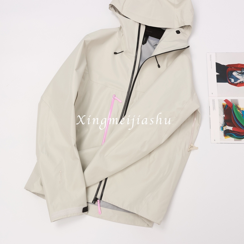 Hot Item ! Outstanding Color Scheme! Cool and Sweet! Outdoor Women's Casual Windproof and Waterproof Hardshell Jacket Hot Item ! Outstanding Color Scheme! Cool and Sweet! Outdoor Women's Casual Windproof and Waterproof Hardshell Jacket