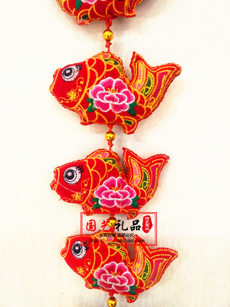 Chinese knot embroidered fish string lotus fish string embroidery cloth art Spring Festival sends gift cloth fish home hanging decoration lotus flower