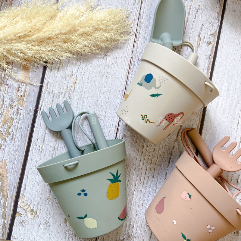 Tourist fish export quality Danish silicone beach toy children dig sandbarrel shovel digging tools