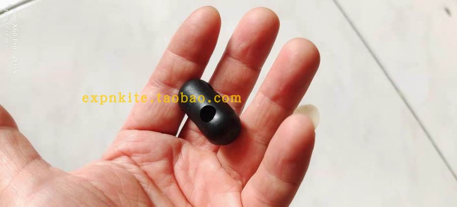 Import of AVIA four-way aerobatic kite to roll the kite